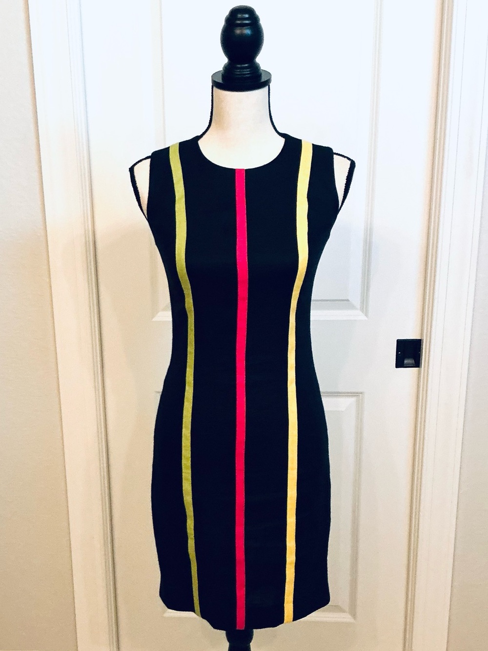SANTA FE Vintage 100% Linen Sheath SlvLess Dress in Black w/Colored Stripes Sz 2